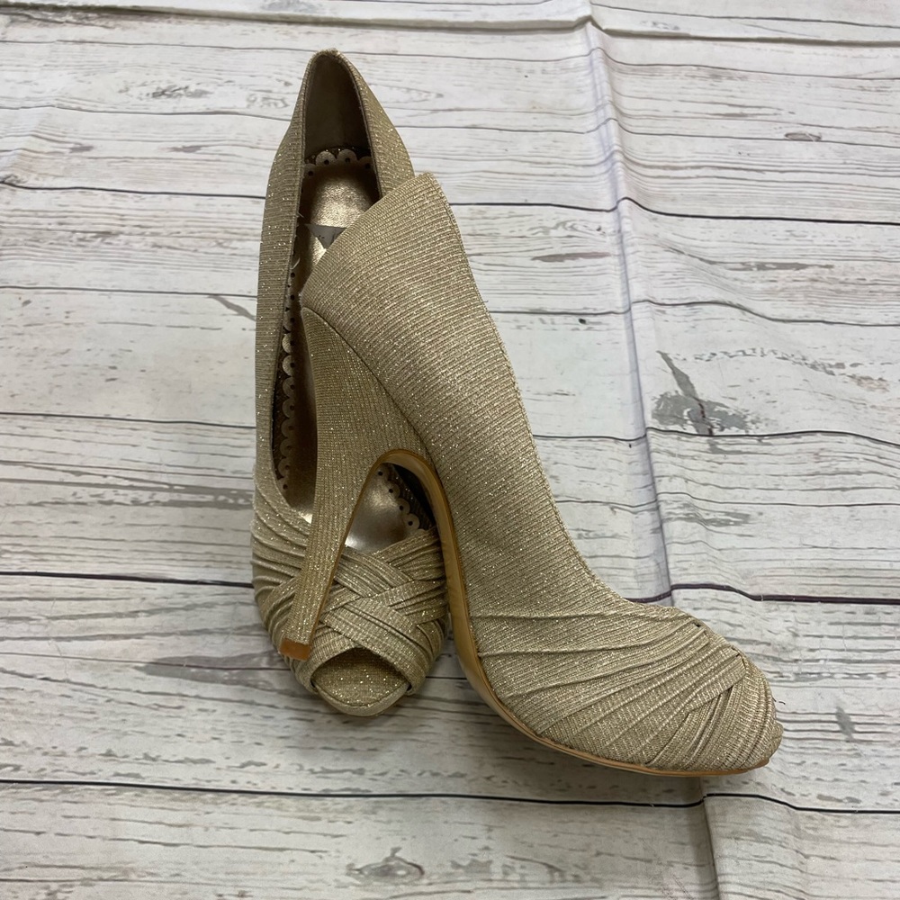 😍Lulu Townsend metallic gold, open toe, heels, slip on shoes, size 7